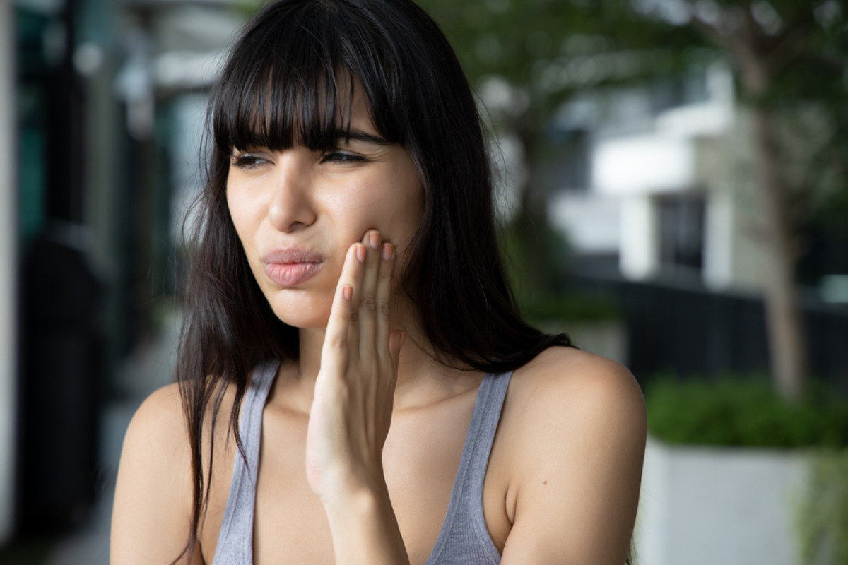 wisdom tooth infection symptoms
